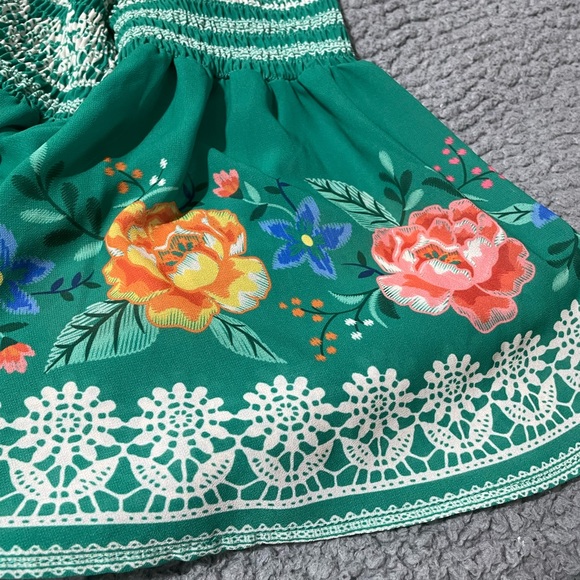 Blousse - Picture 4 of 7